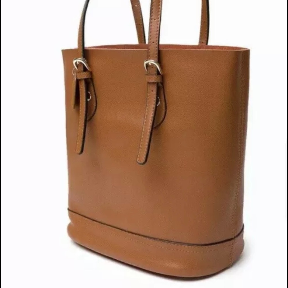 NEW LIGHT BROWN/TAN BUCKET STYLE LEATHER TOTE